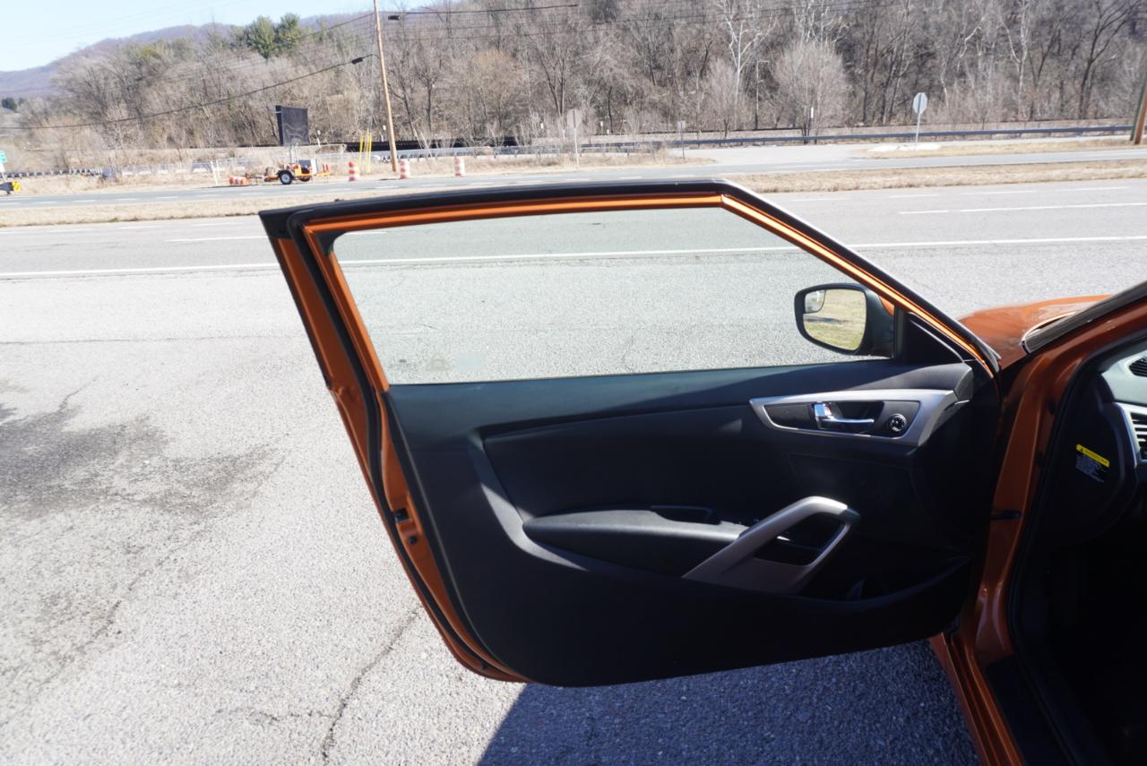 Hyundai Veloster 3dr Cpe Auto 2016