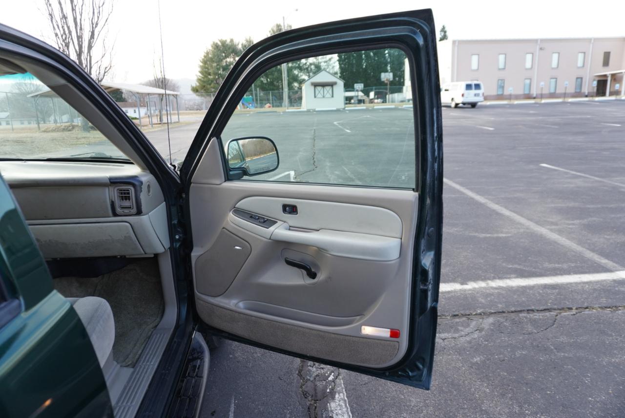 Chevrolet Suburban 4dr 1500 4WD LS 2003