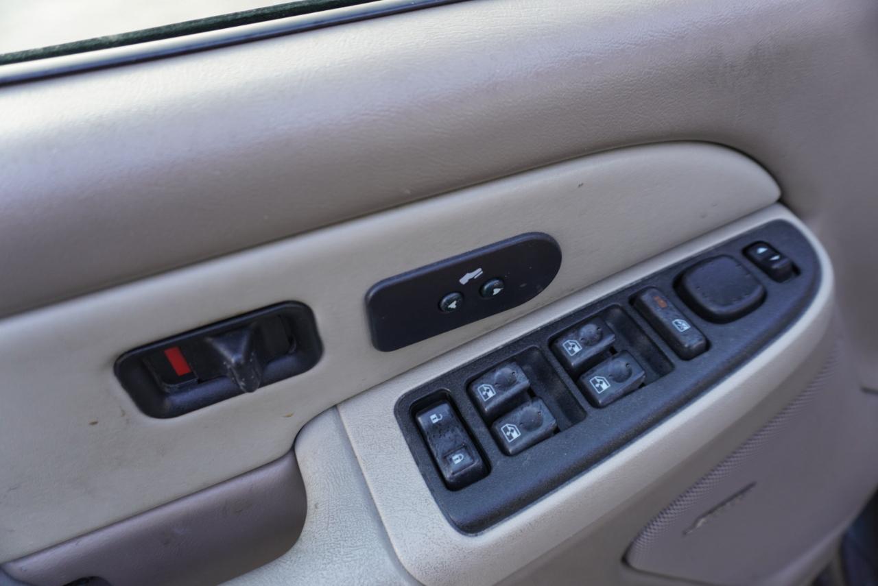 Chevrolet Suburban 4dr 1500 4WD LS 2003