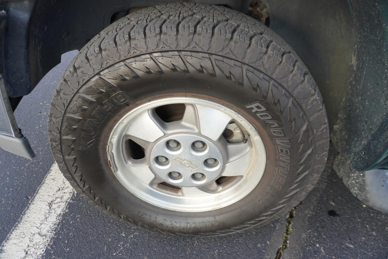 Chevrolet Suburban 4dr 1500 4WD LS 2003