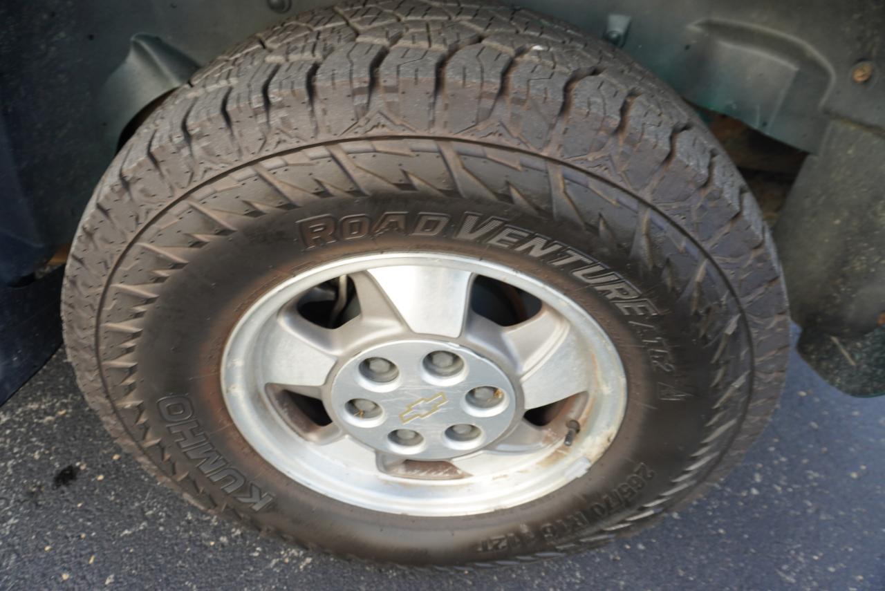 Chevrolet Suburban 4dr 1500 4WD LS 2003