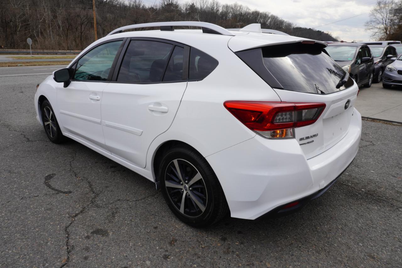 Subaru Impreza Premium 5-door CVT 2022