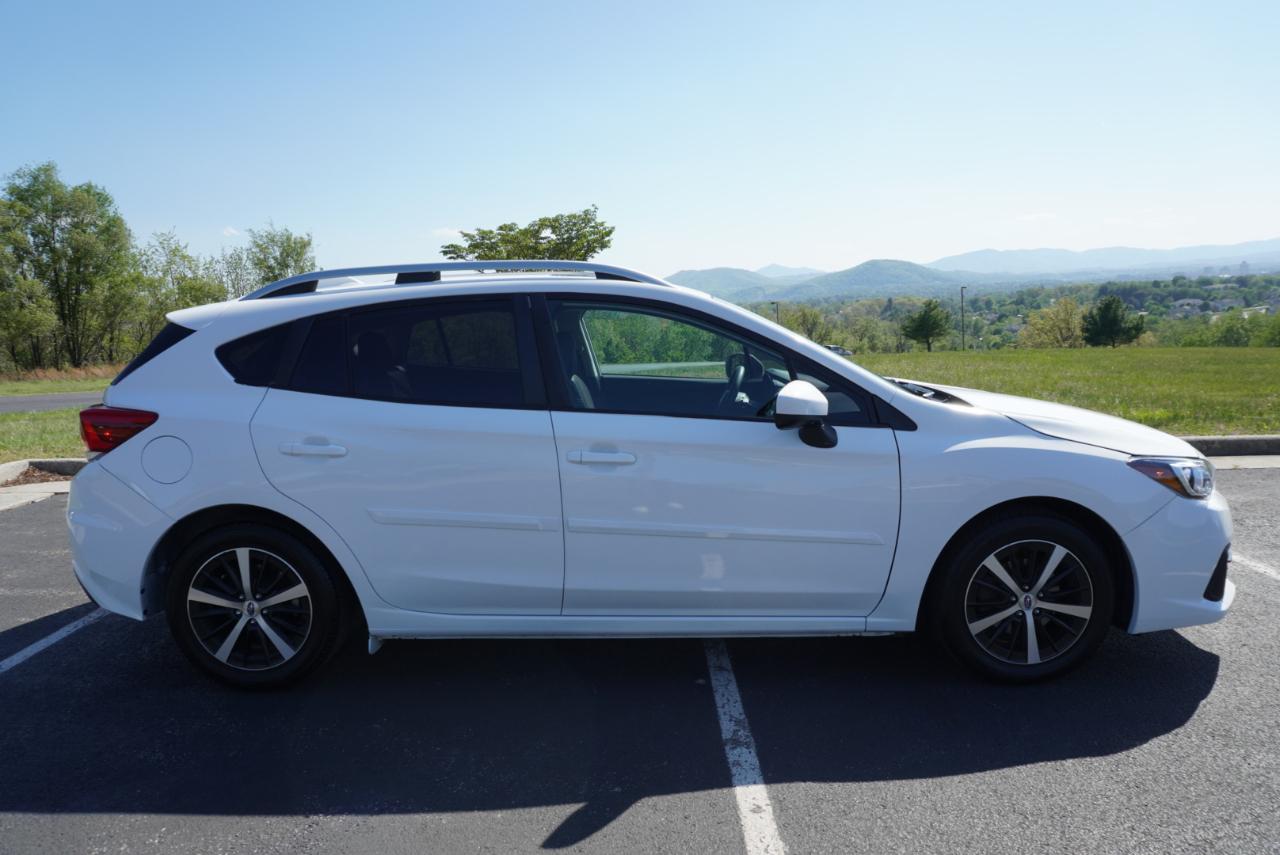 Subaru Impreza Premium 5-door CVT 2022