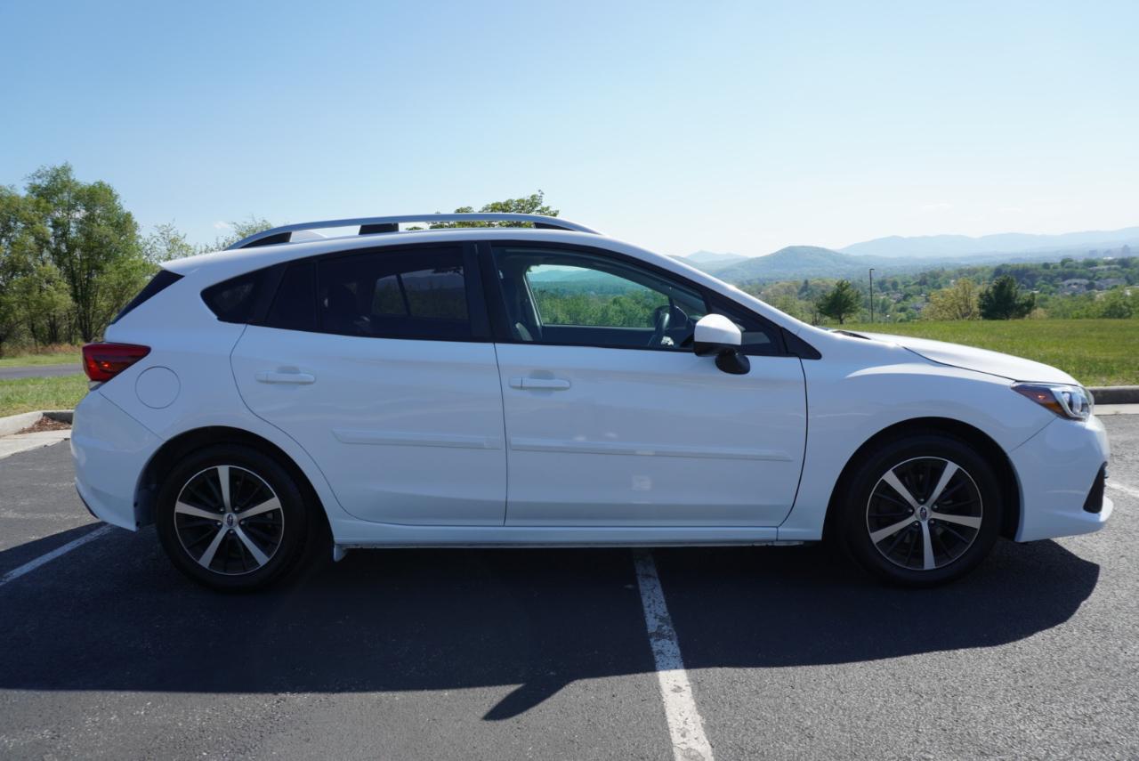 Subaru Impreza Premium 5-door CVT 2022