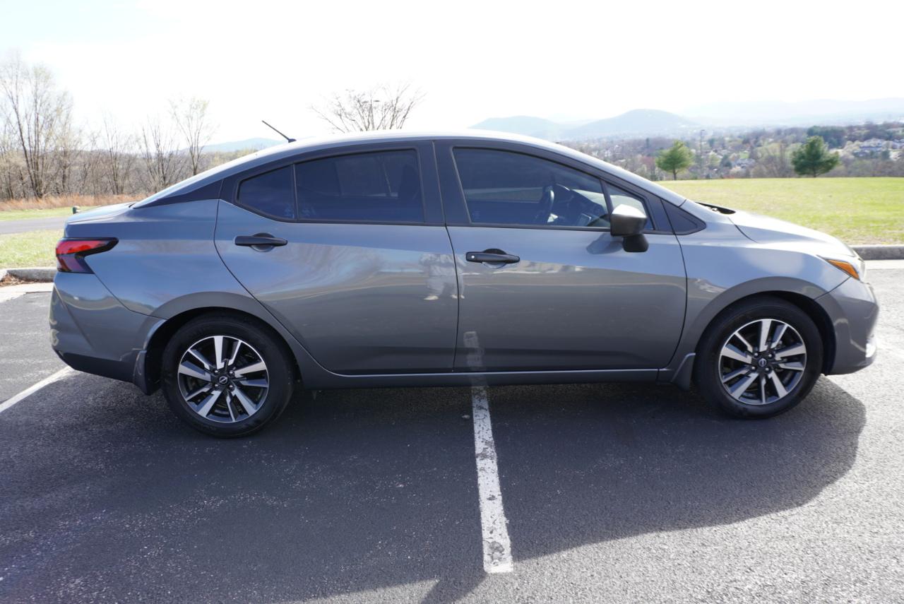 Nissan Versa S CVT 2025
