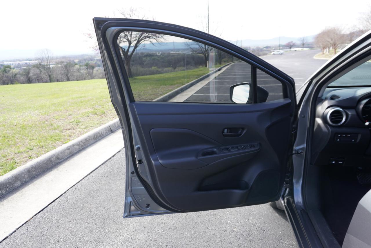 Nissan Versa S CVT 2025