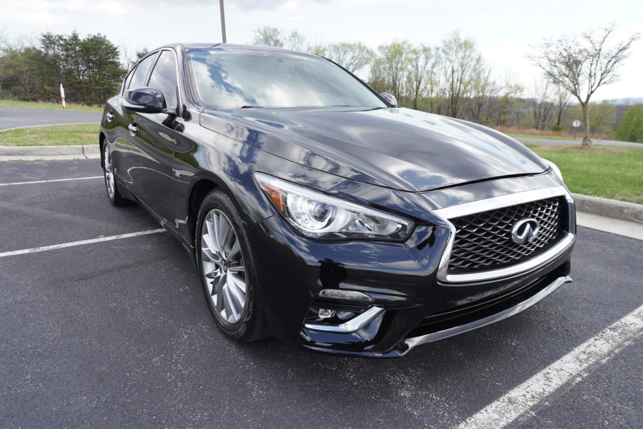 Infiniti Q50 3.0t LUXE RWD 2018