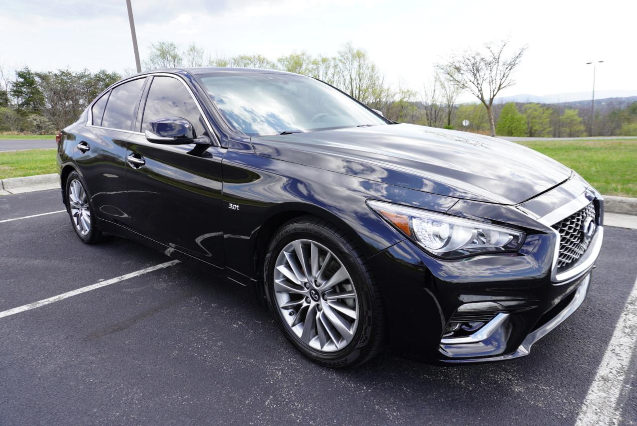 Infiniti Q50 3.0t LUXE RWD 2018