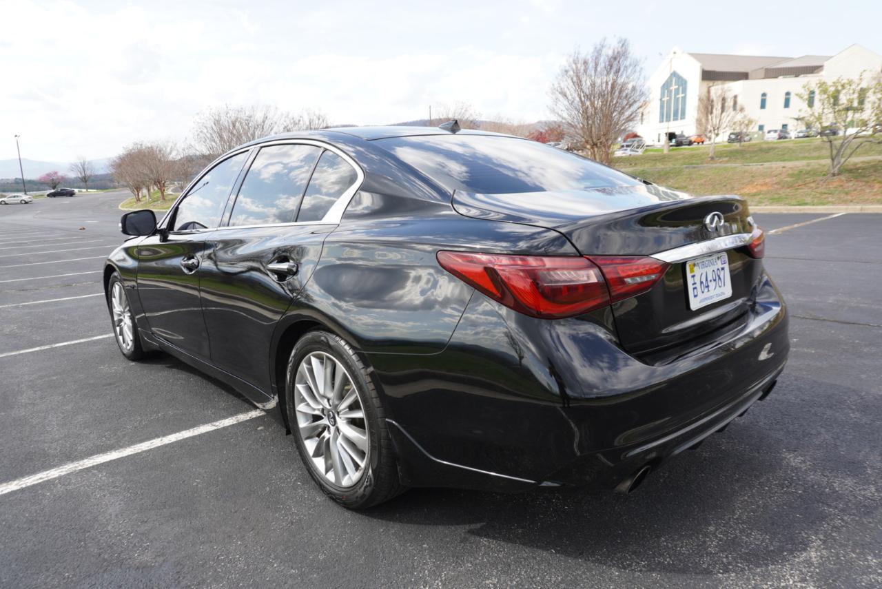 Infiniti Q50 3.0t LUXE RWD 2018