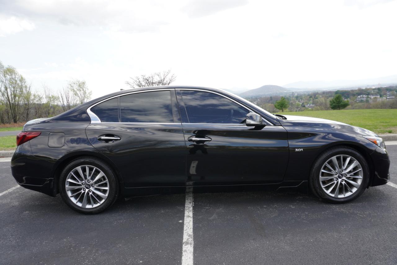 Infiniti Q50 3.0t LUXE RWD 2018
