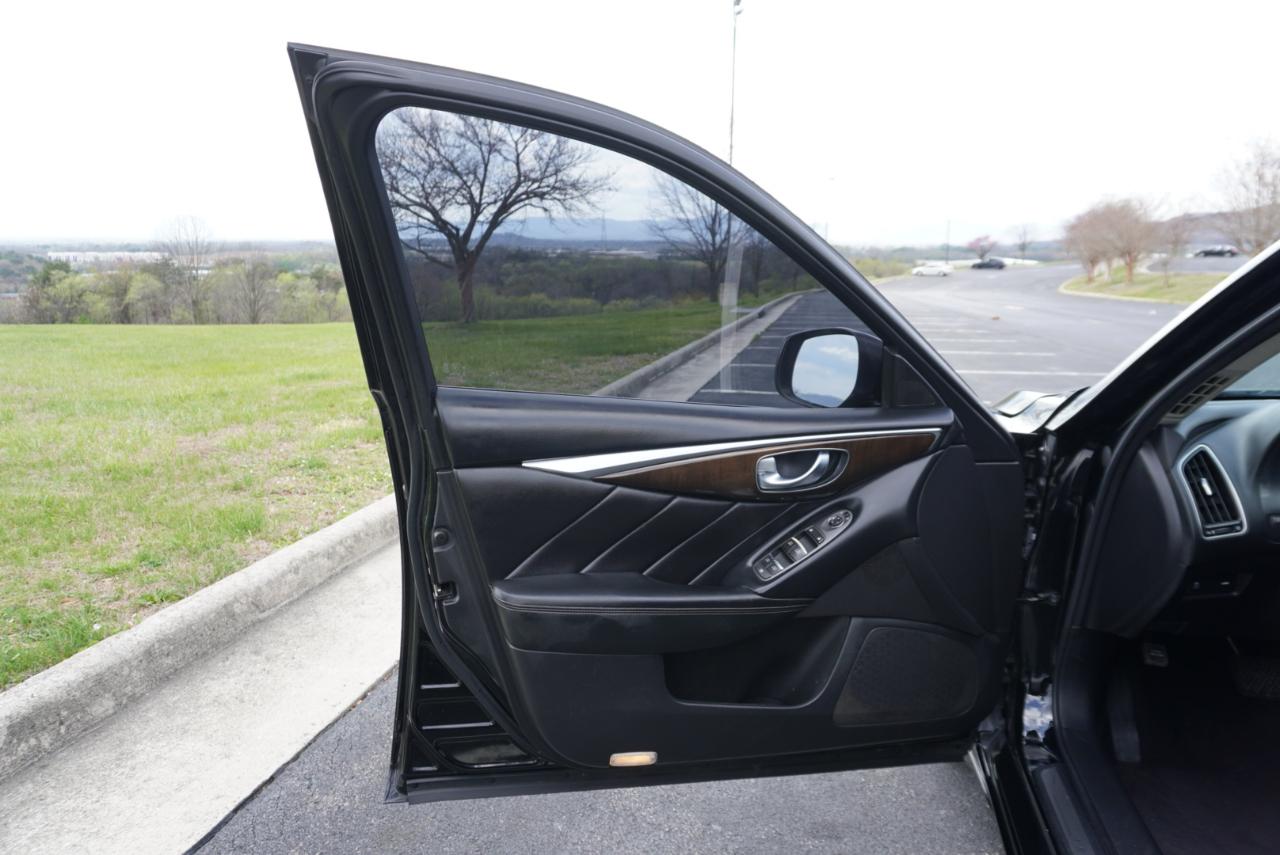 Infiniti Q50 3.0t LUXE RWD 2018