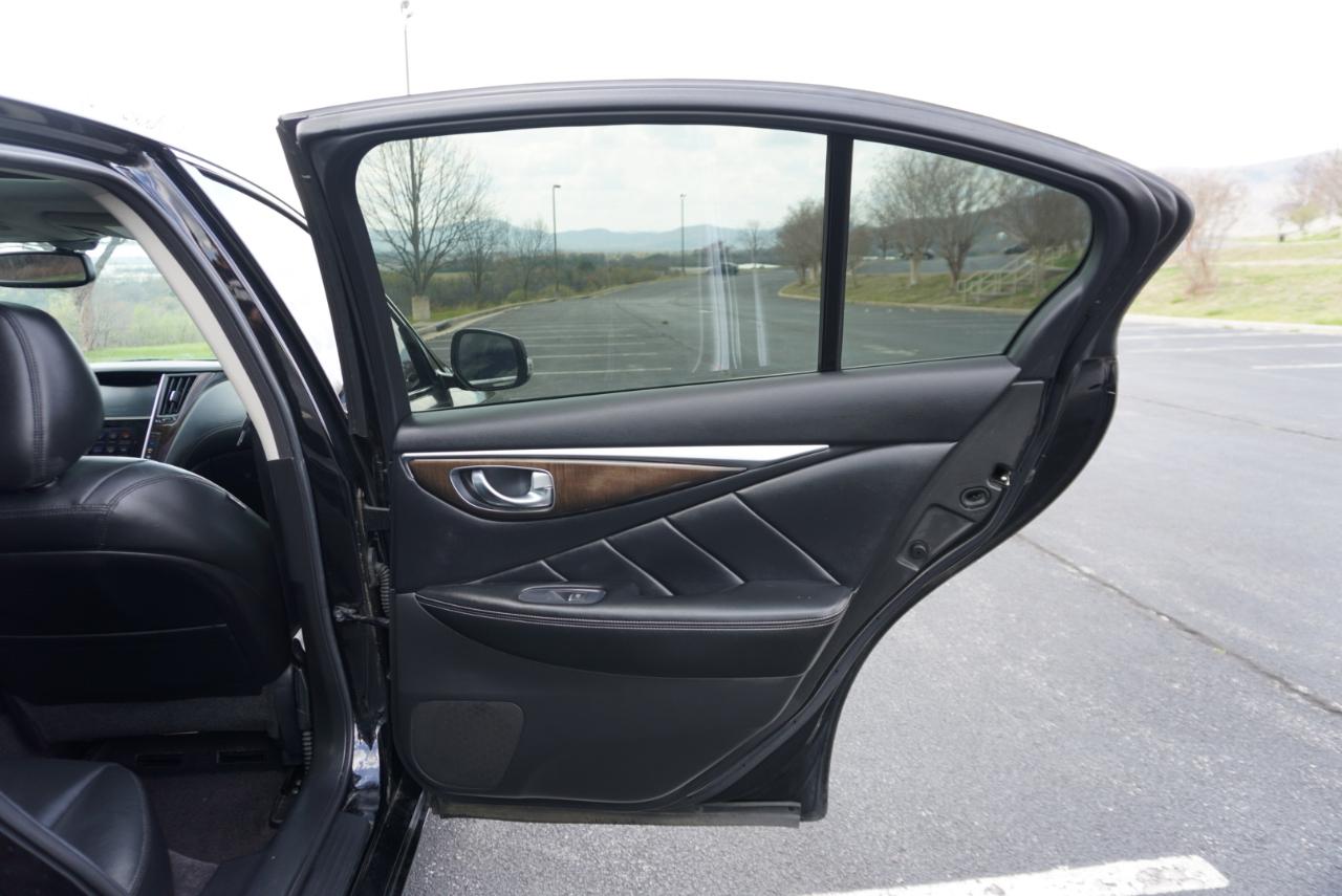 Infiniti Q50 3.0t LUXE RWD 2018