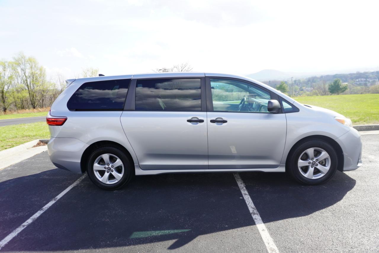 Toyota Sienna L FWD 7-Passenger (Natl) 2020