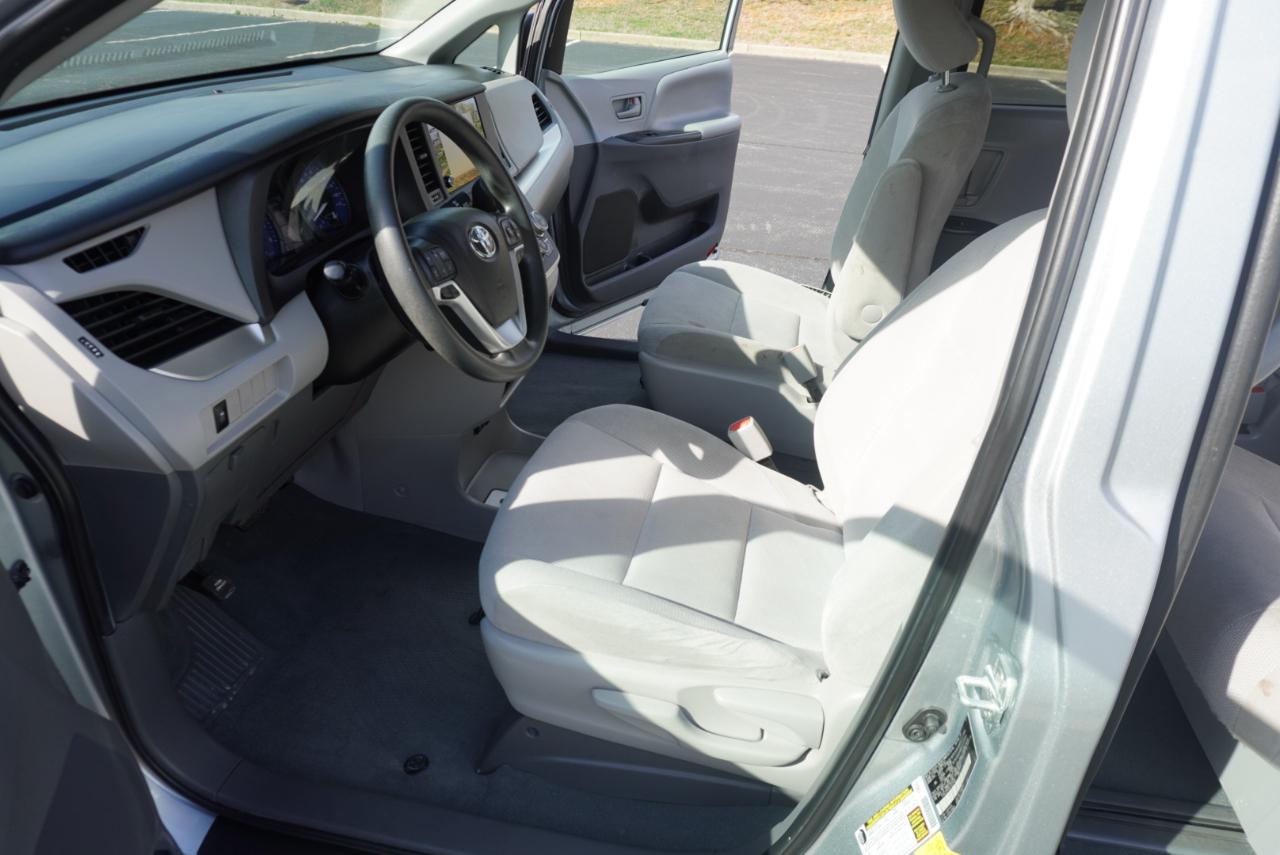 Toyota Sienna L FWD 7-Passenger (Natl) 2020