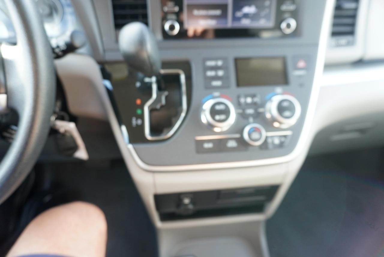 Toyota Sienna L FWD 7-Passenger (Natl) 2020