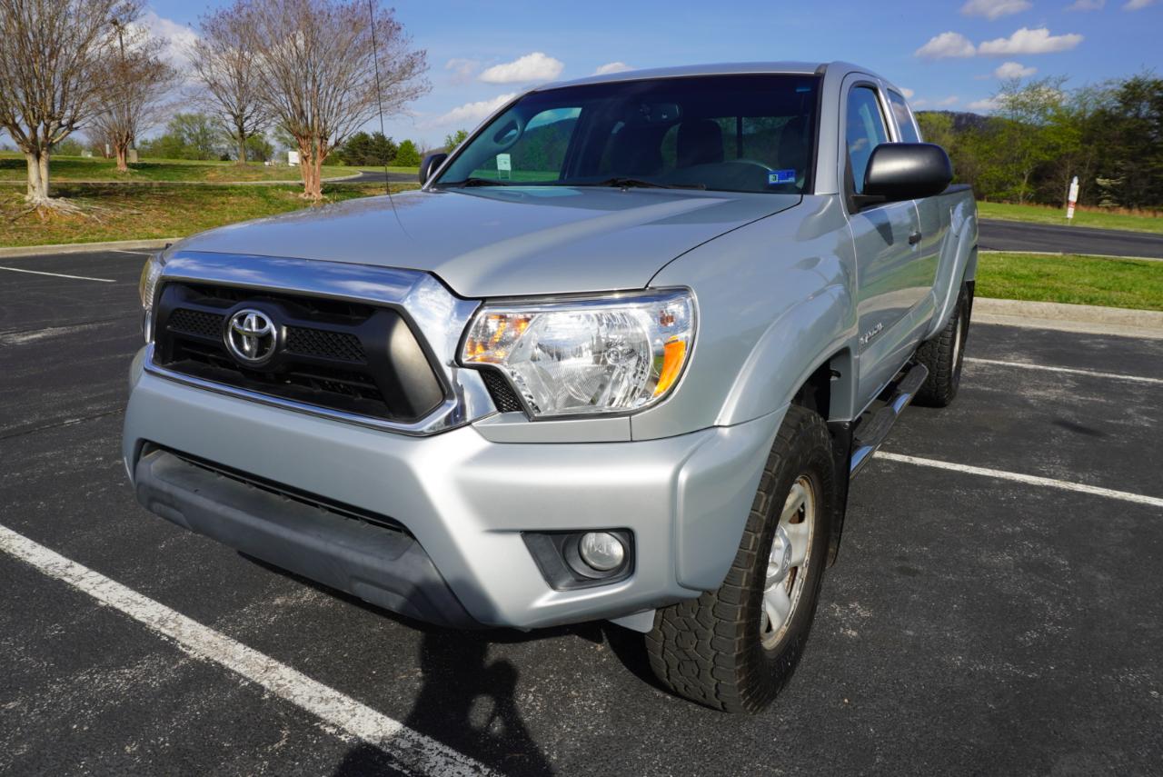 Toyota Tacoma 2WD Access Cab V6 AT PreRunner (Natl) 2012