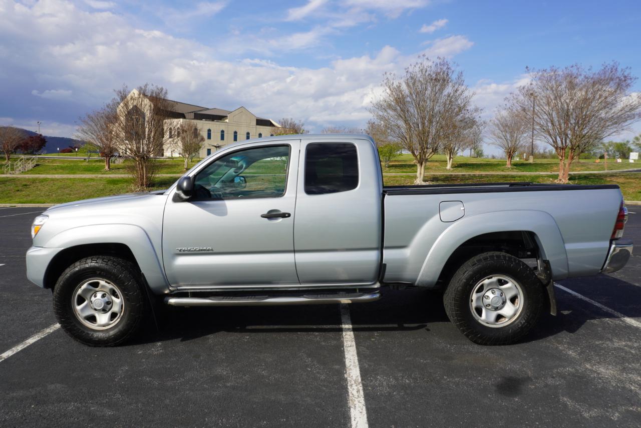 Toyota Tacoma 2WD Access Cab V6 AT PreRunner (Natl) 2012