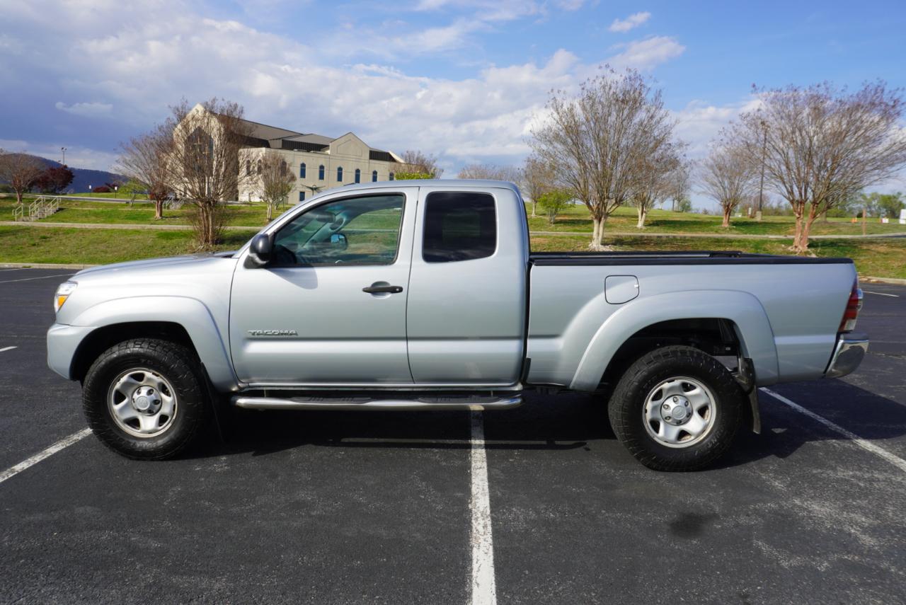 Toyota Tacoma 2WD Access Cab V6 AT PreRunner (Natl) 2012