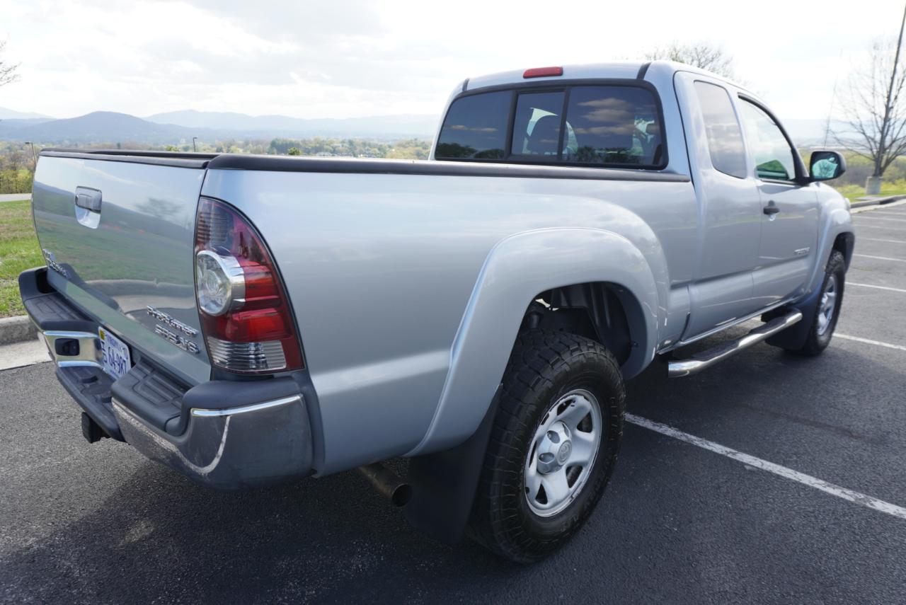 Toyota Tacoma 2WD Access Cab V6 AT PreRunner (Natl) 2012