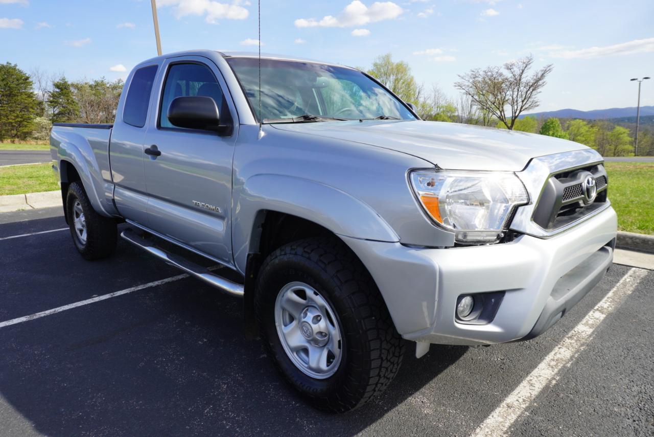 Toyota Tacoma 2WD Access Cab V6 AT PreRunner (Natl) 2012