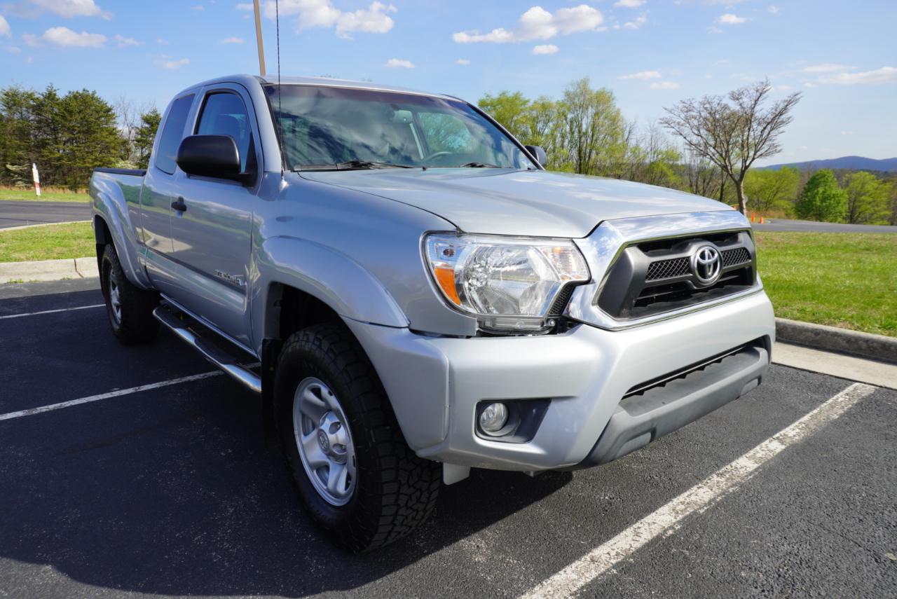 Toyota Tacoma 2WD Access Cab V6 AT PreRunner (Natl) 2012