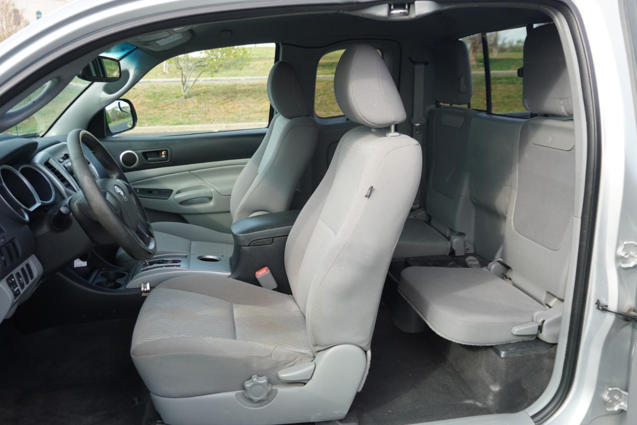 Toyota Tacoma 2WD Access Cab V6 AT PreRunner (Natl) 2012