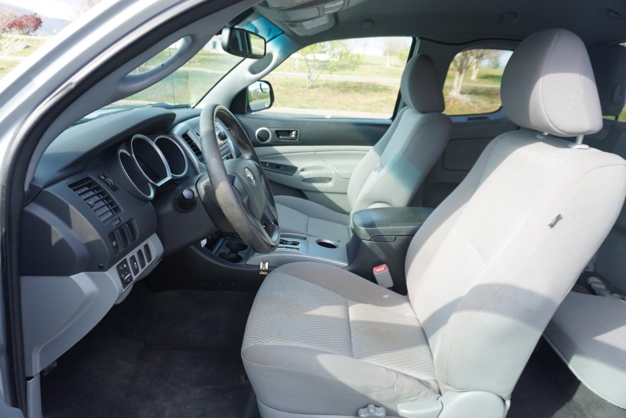 Toyota Tacoma 2WD Access Cab V6 AT PreRunner (Natl) 2012