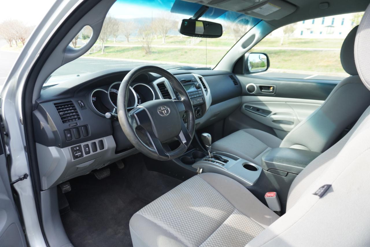 Toyota Tacoma 2WD Access Cab V6 AT PreRunner (Natl) 2012