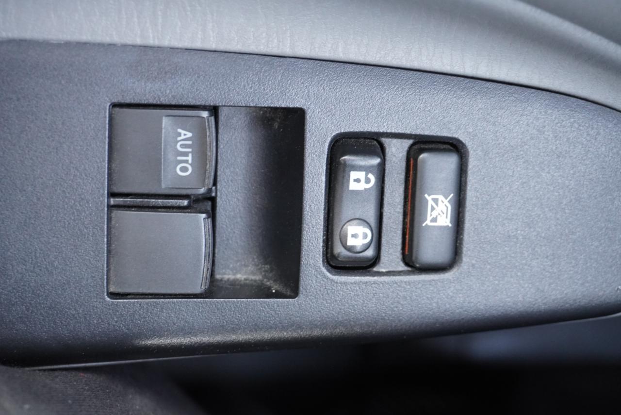 Toyota Tacoma 2WD Access Cab V6 AT PreRunner (Natl) 2012