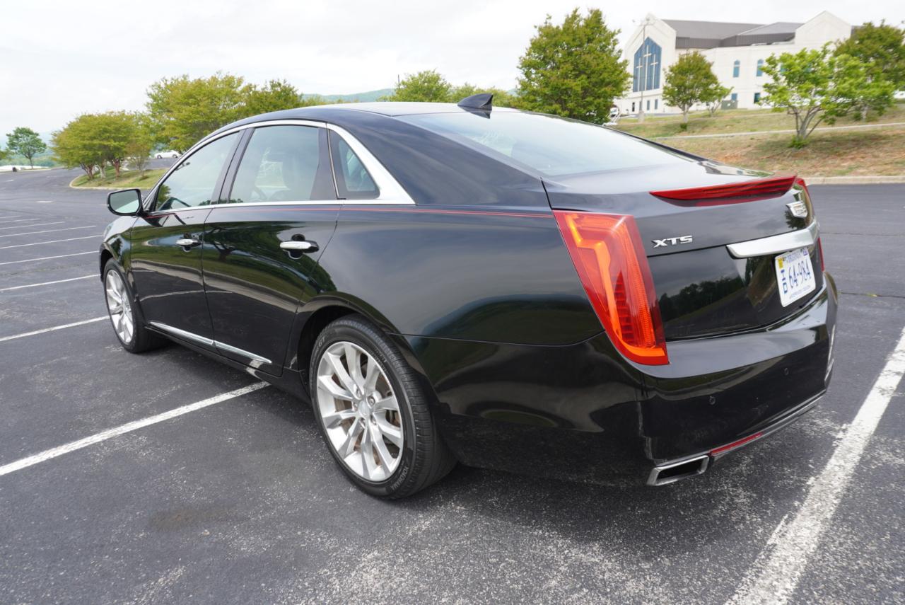 Cadillac XTS 4dr Sdn Luxury Collection FWD 2016