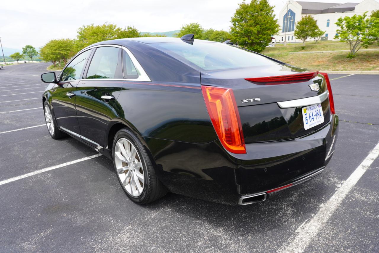 Cadillac XTS 4dr Sdn Luxury Collection FWD 2016