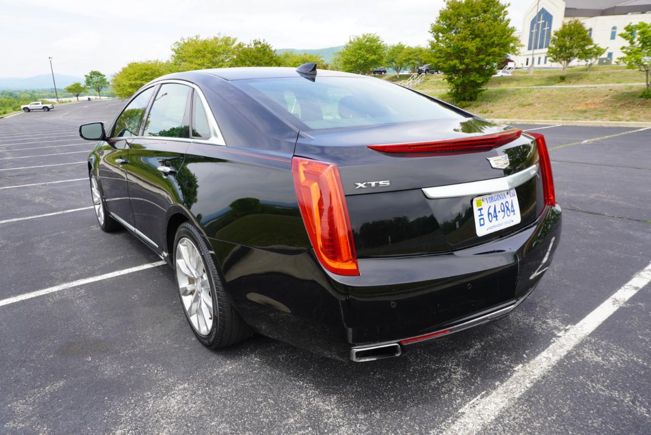 Cadillac XTS 4dr Sdn Luxury Collection FWD 2016