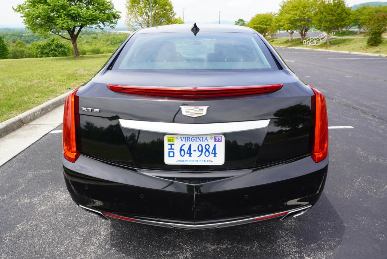 Cadillac XTS 4dr Sdn Luxury Collection FWD 2016