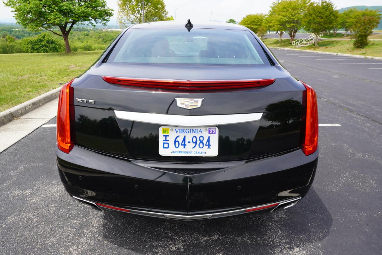Cadillac XTS 4dr Sdn Luxury Collection FWD 2016