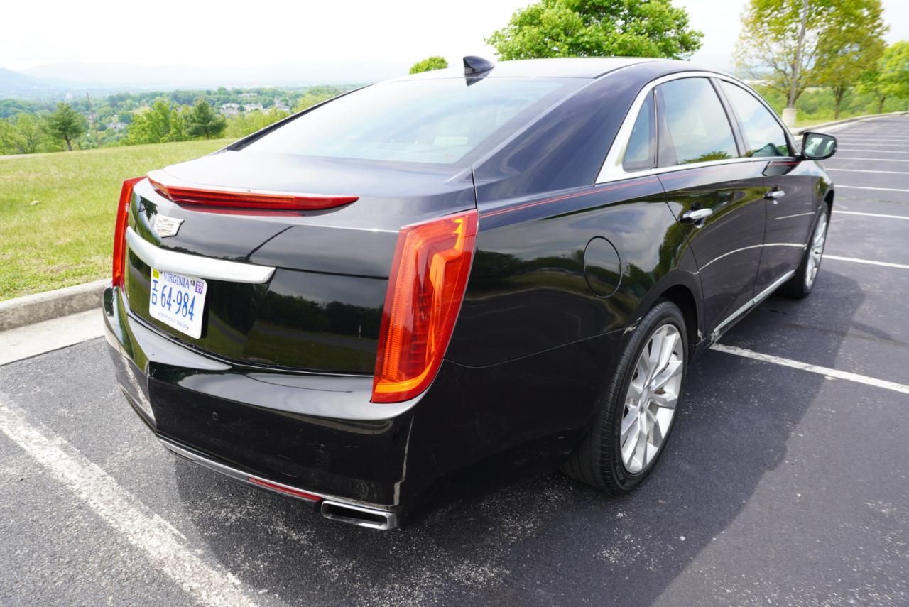 Cadillac XTS 4dr Sdn Luxury Collection FWD 2016