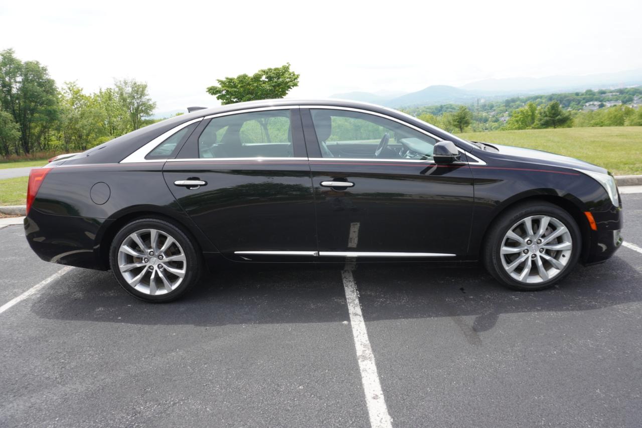 Cadillac XTS 4dr Sdn Luxury Collection FWD 2016