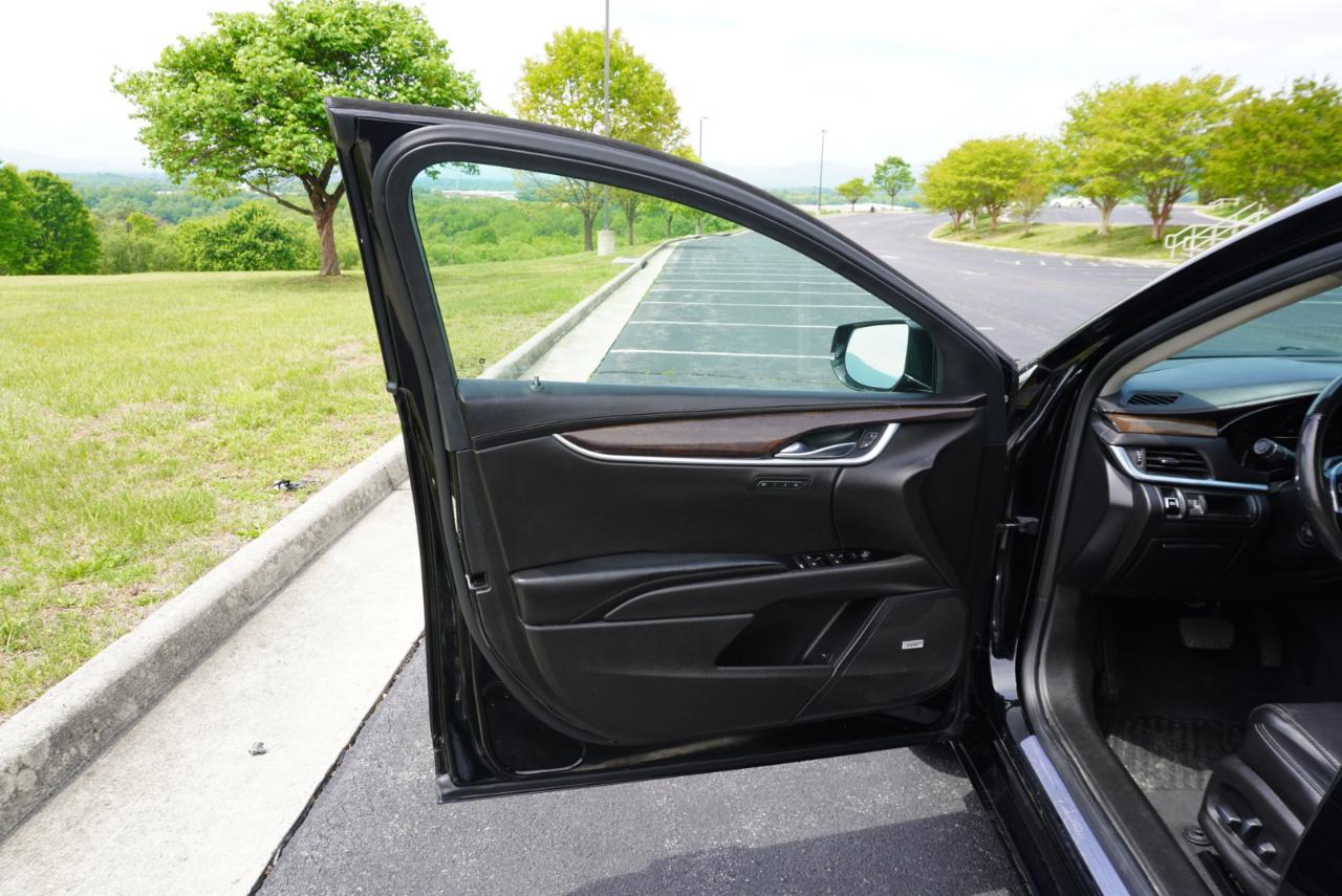 Cadillac XTS 4dr Sdn Luxury Collection FWD 2016