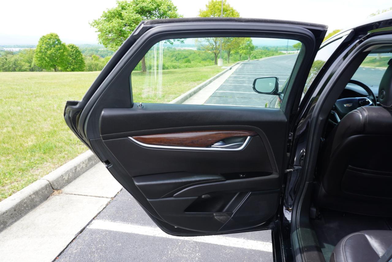 Cadillac XTS 4dr Sdn Luxury Collection FWD 2016