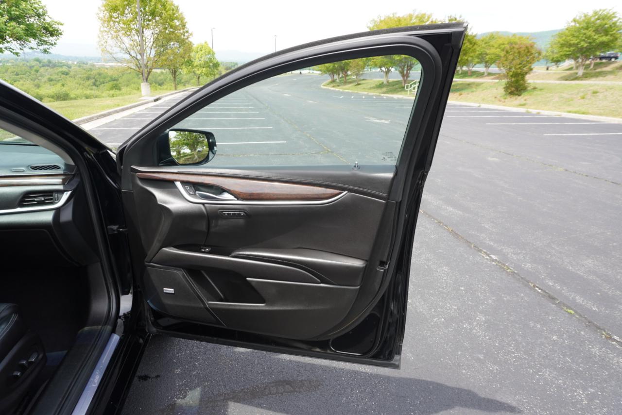 Cadillac XTS 4dr Sdn Luxury Collection FWD 2016