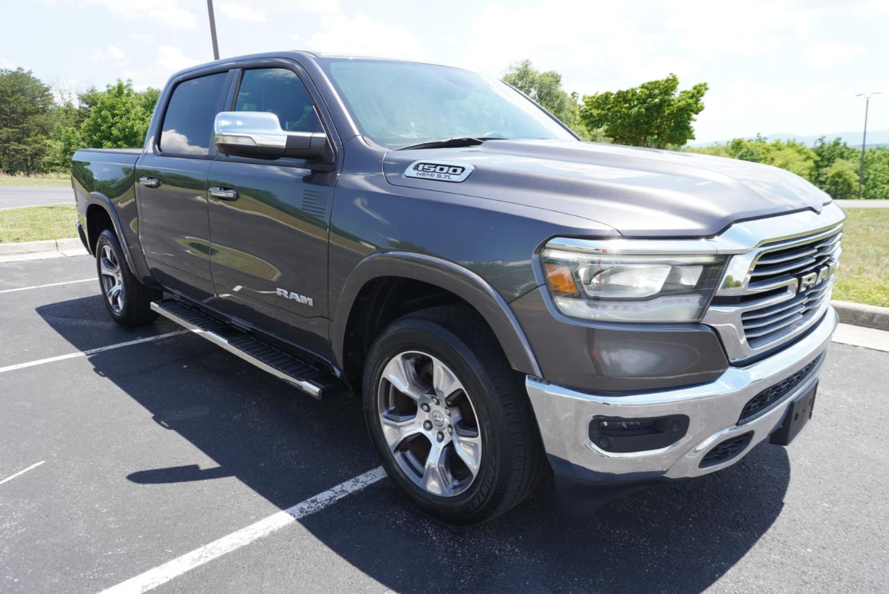 RAM 1500 Laramie 4x4 Crew Cab 5'7" Box 2020
