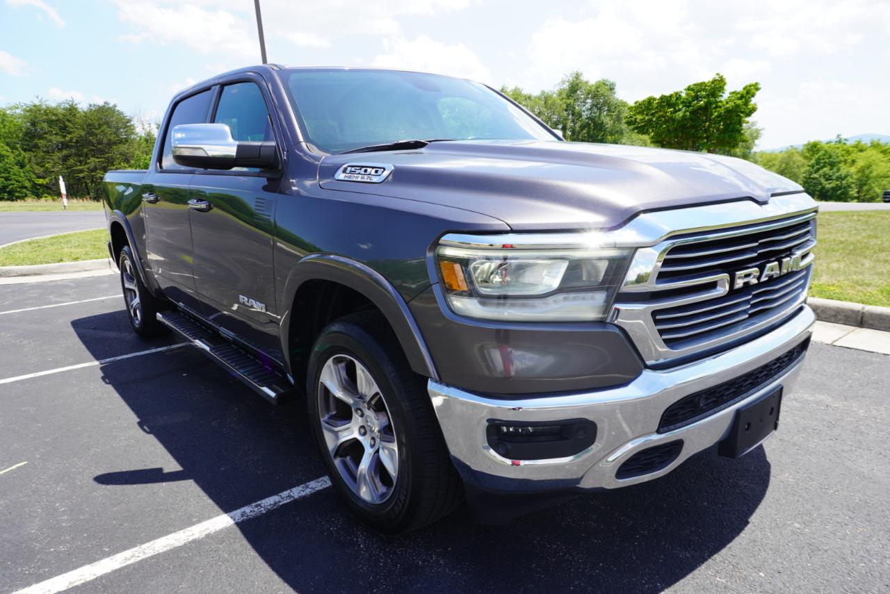 RAM 1500 Laramie 4x4 Crew Cab 5'7" Box 2020