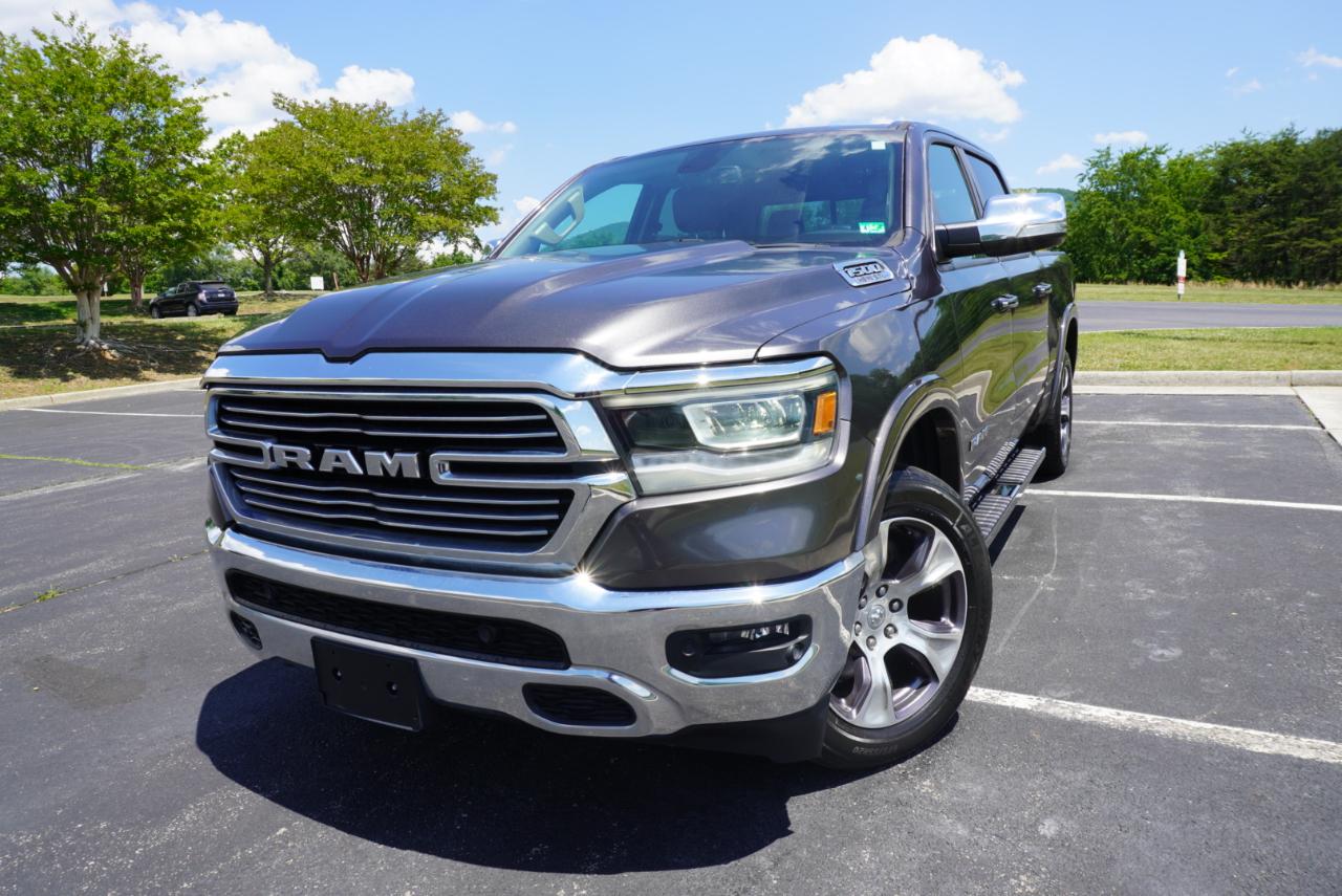 RAM 1500 Laramie 4x4 Crew Cab 5'7" Box 2020