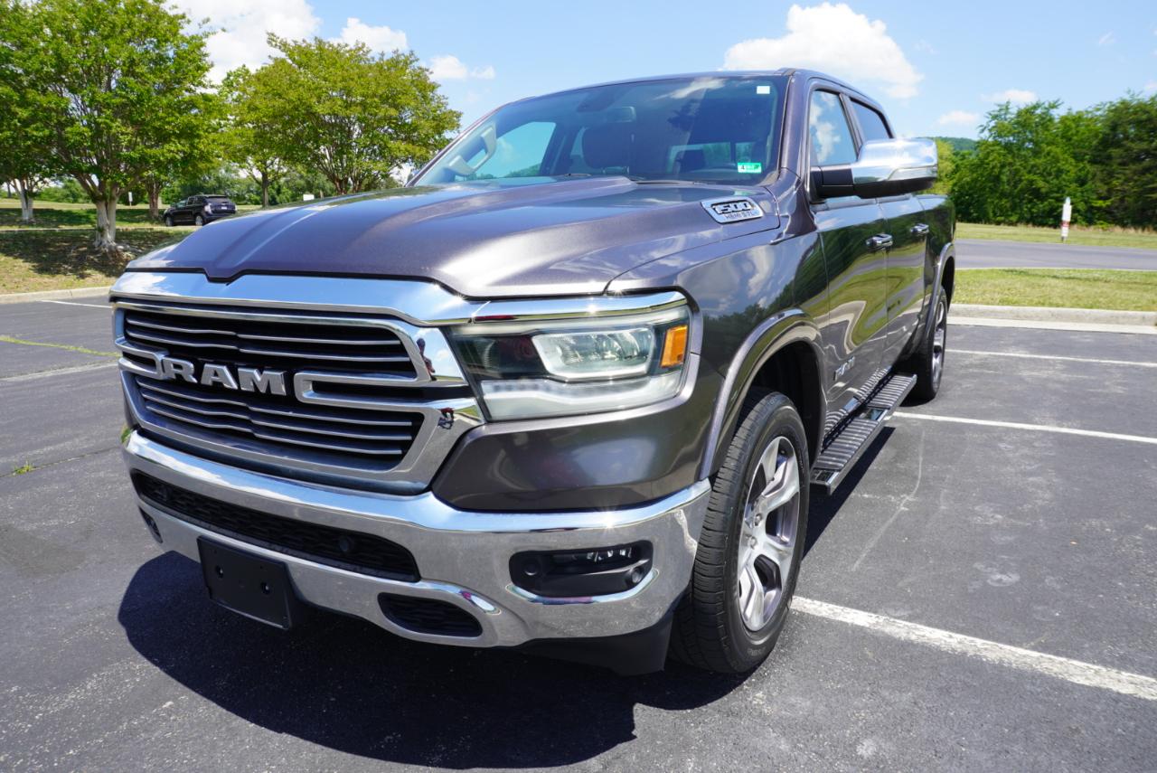 RAM 1500 Laramie 4x4 Crew Cab 5'7" Box 2020