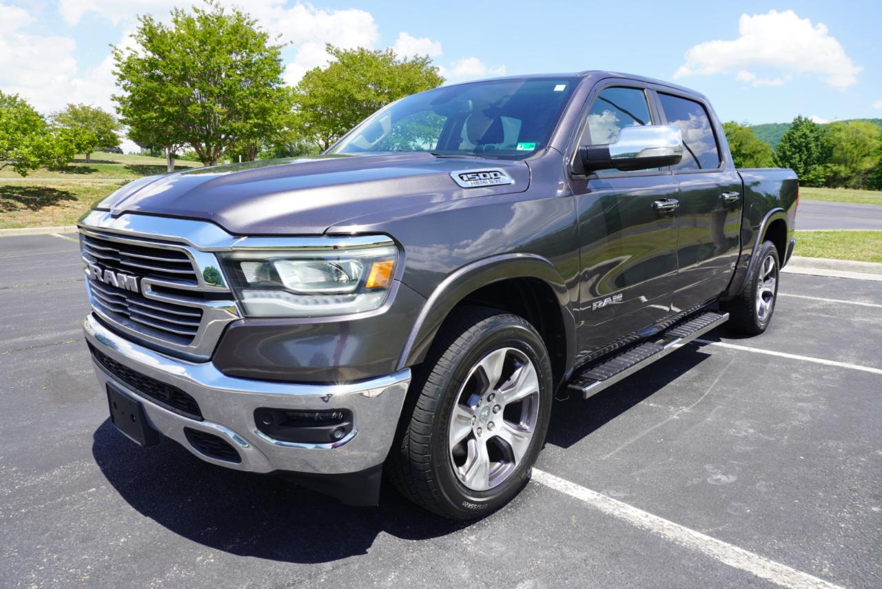 RAM 1500 Laramie 4x4 Crew Cab 5'7" Box 2020