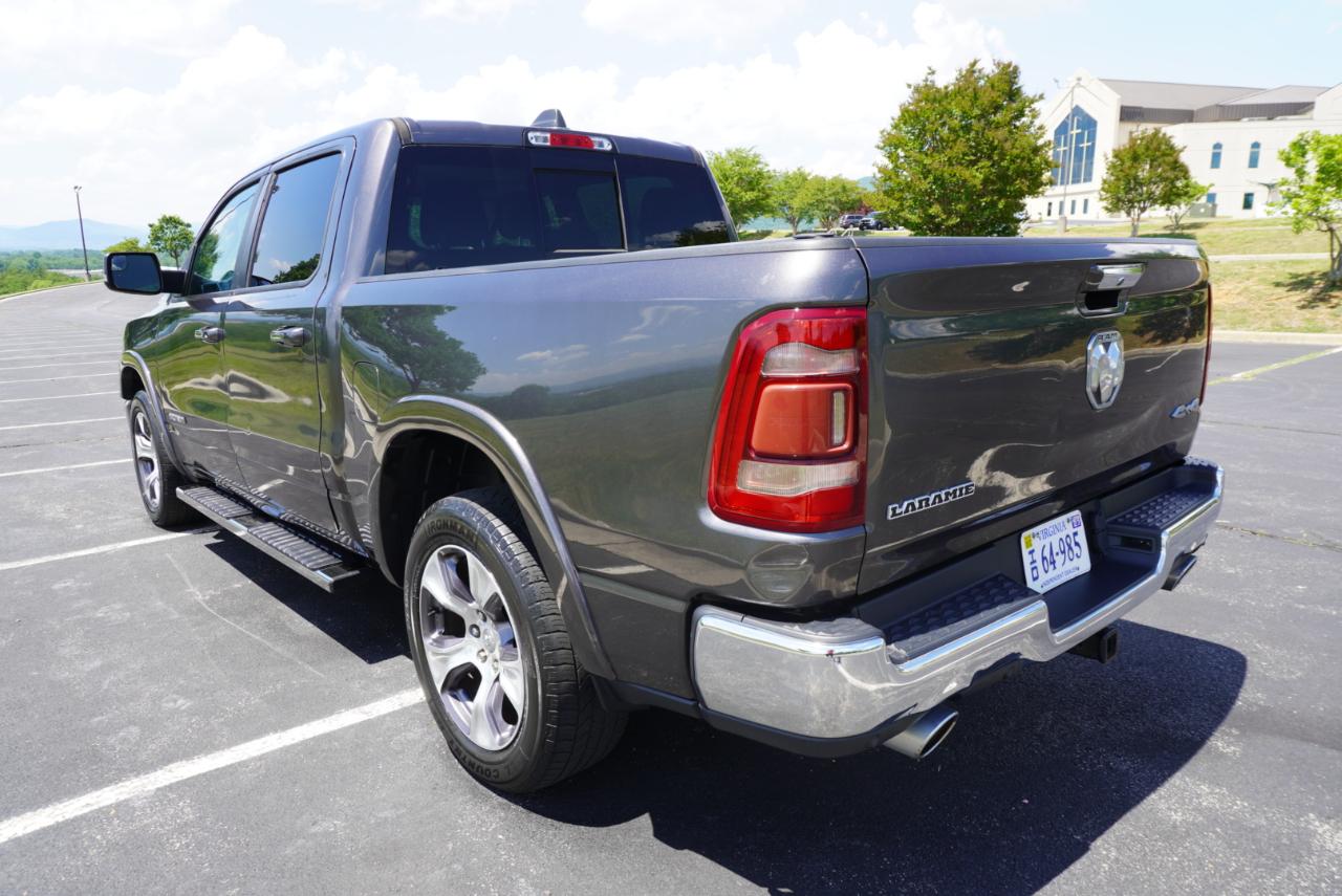 RAM 1500 Laramie 4x4 Crew Cab 5'7" Box 2020