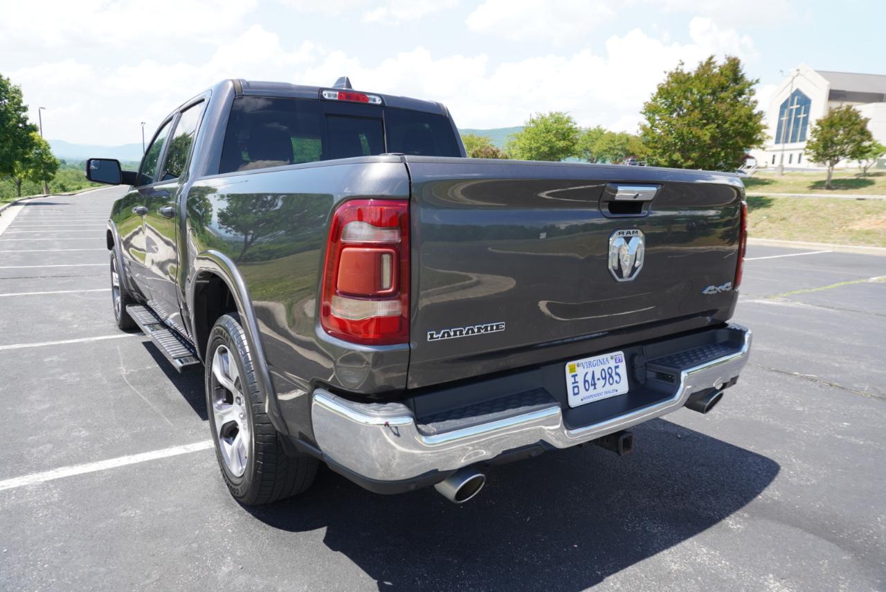 RAM 1500 Laramie 4x4 Crew Cab 5'7" Box 2020