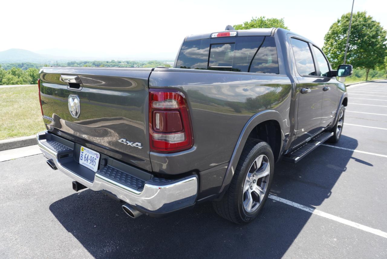 RAM 1500 Laramie 4x4 Crew Cab 5'7" Box 2020