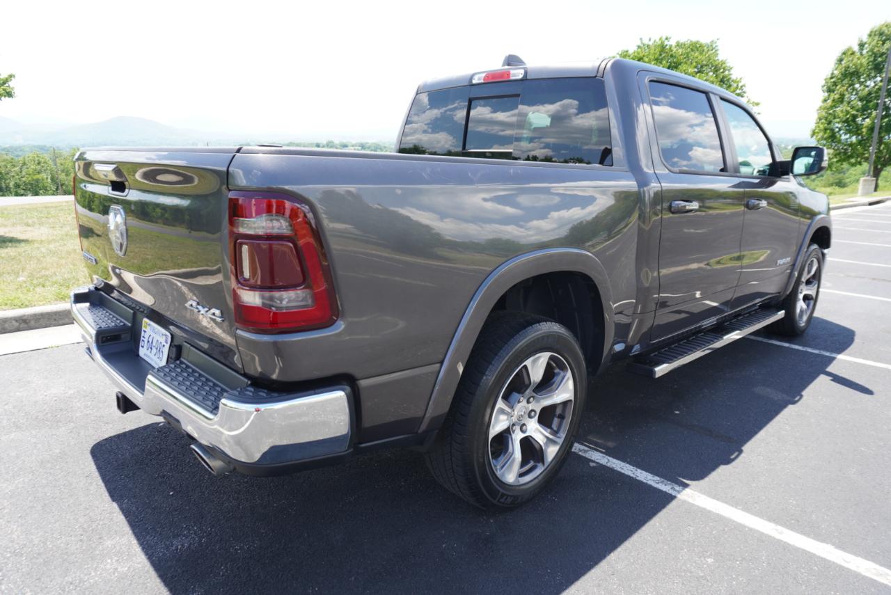 RAM 1500 Laramie 4x4 Crew Cab 5'7" Box 2020