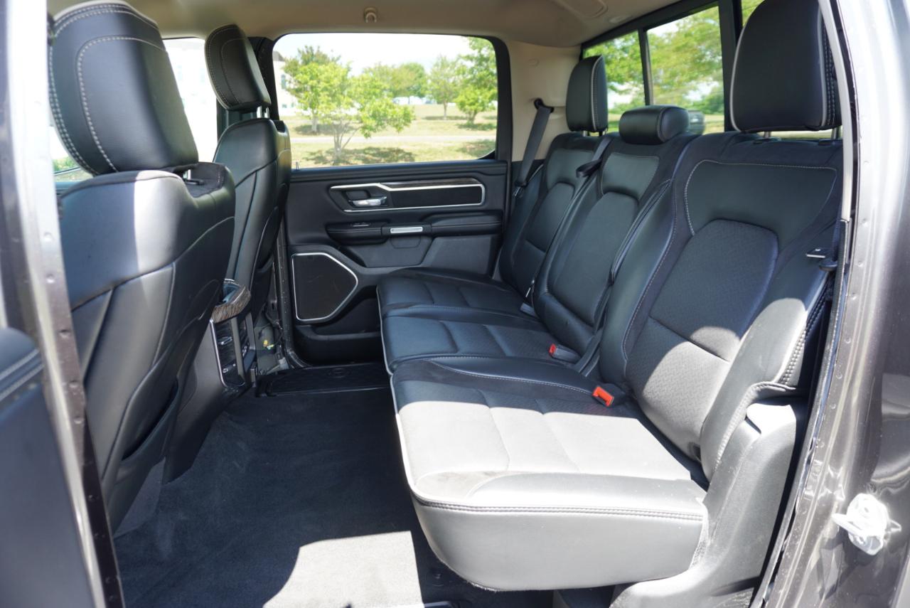 RAM 1500 Laramie 4x4 Crew Cab 5'7" Box 2020