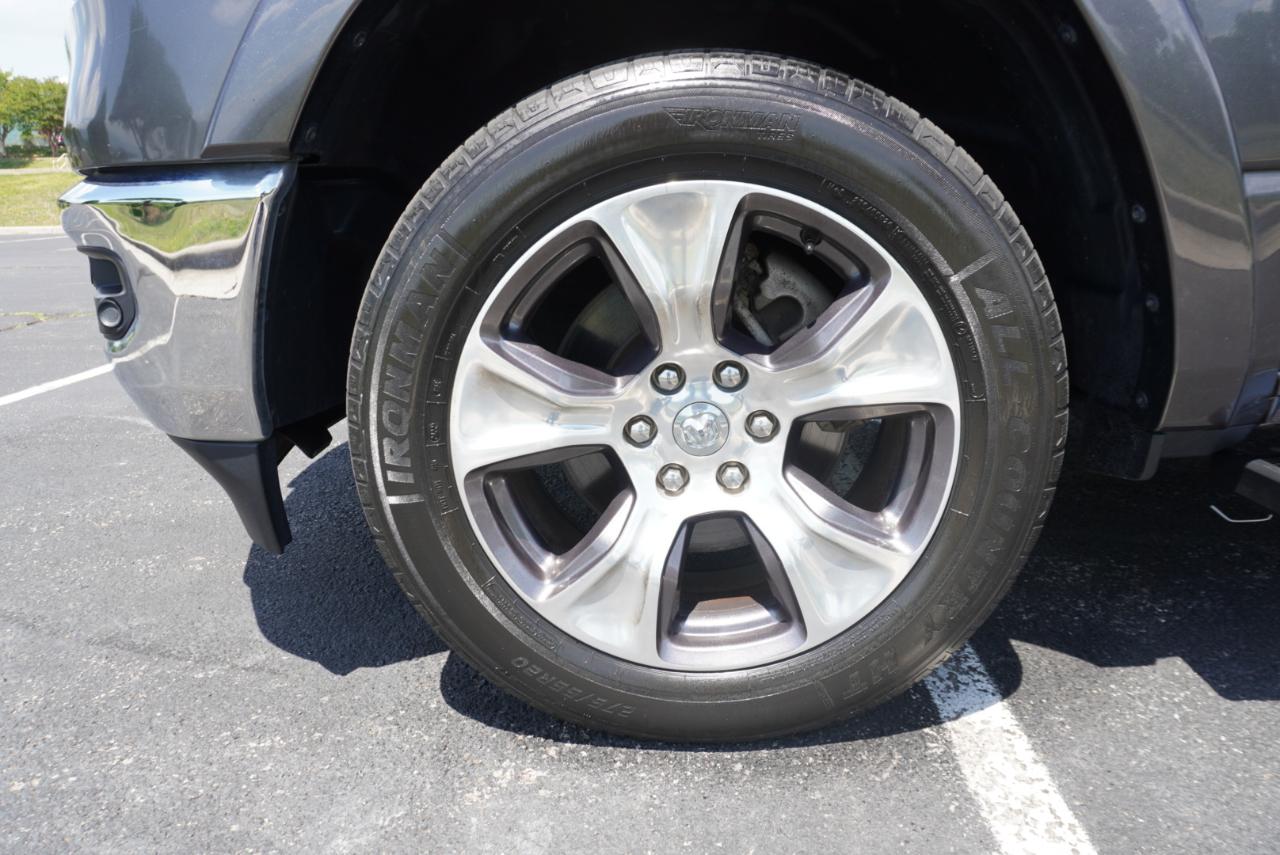 RAM 1500 Laramie 4x4 Crew Cab 5'7" Box 2020